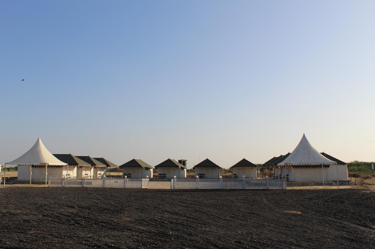 Nova Patgar Tents Hotel Bhuj Exterior photo